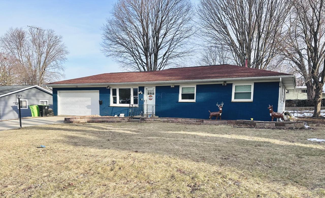 Mayer Ln, Mayville, WI 53050