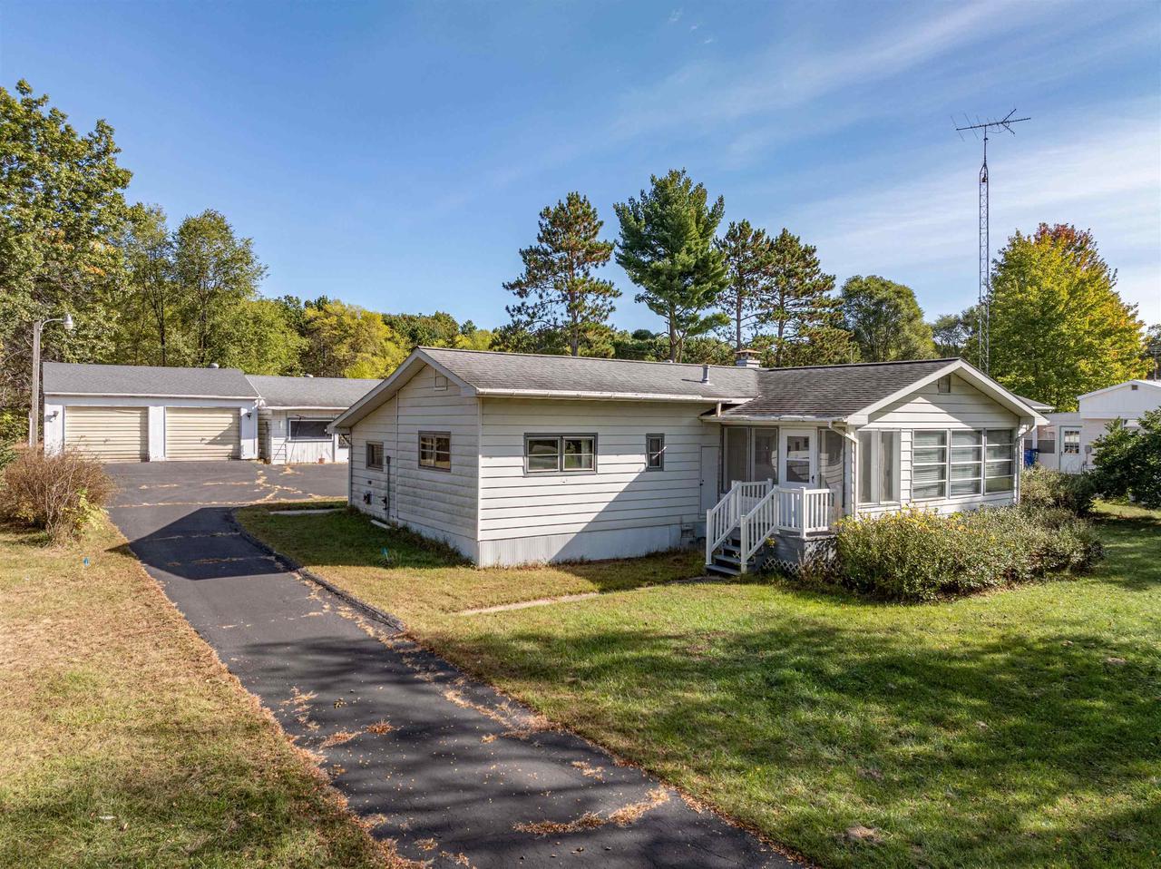 Fox Ave, Oxford, WI 53952