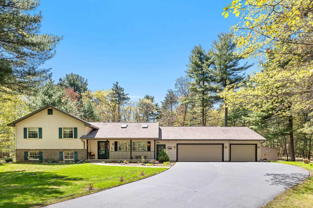 Majestic Pines Cir, Wautoma, WI 54982