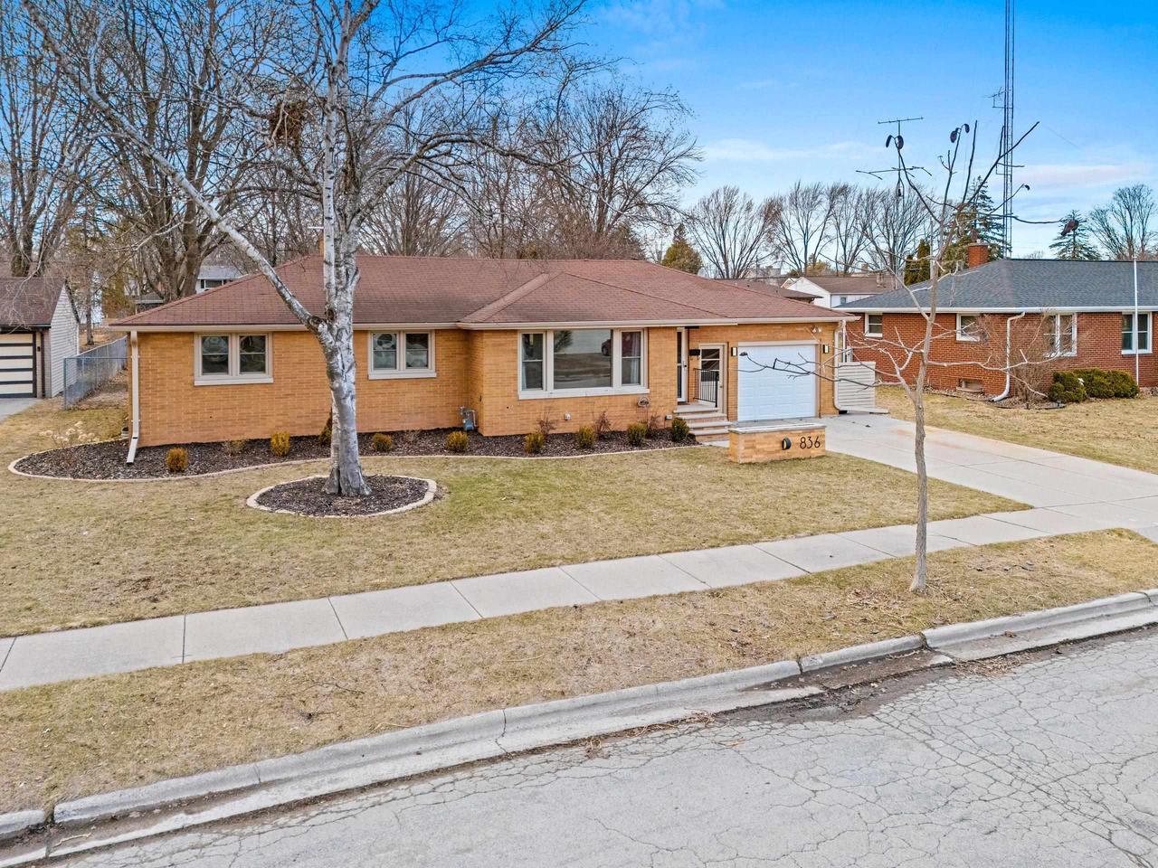 Meacham St, Green Bay, WI 54304