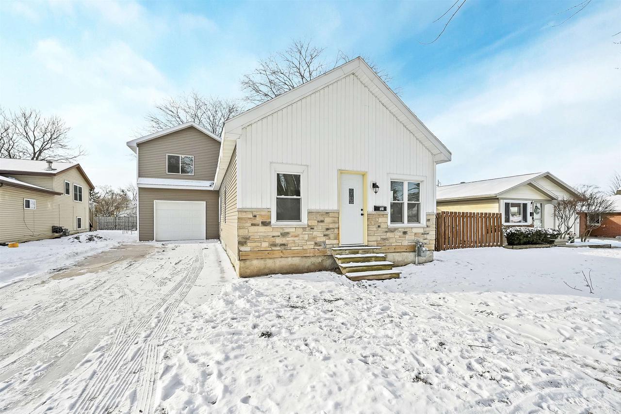 Cedar St, De Pere, WI 54115