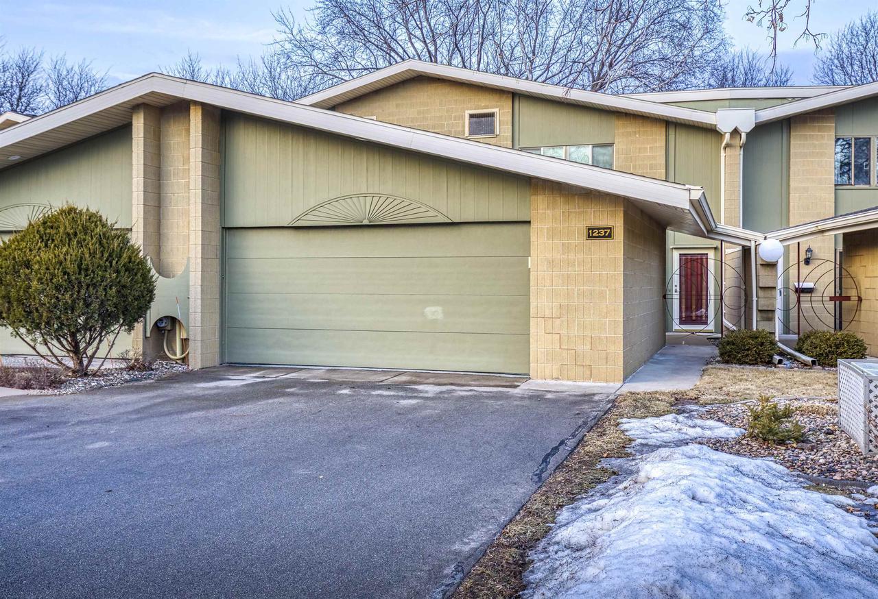 W Nicolet Cir, Appleton, WI 54914