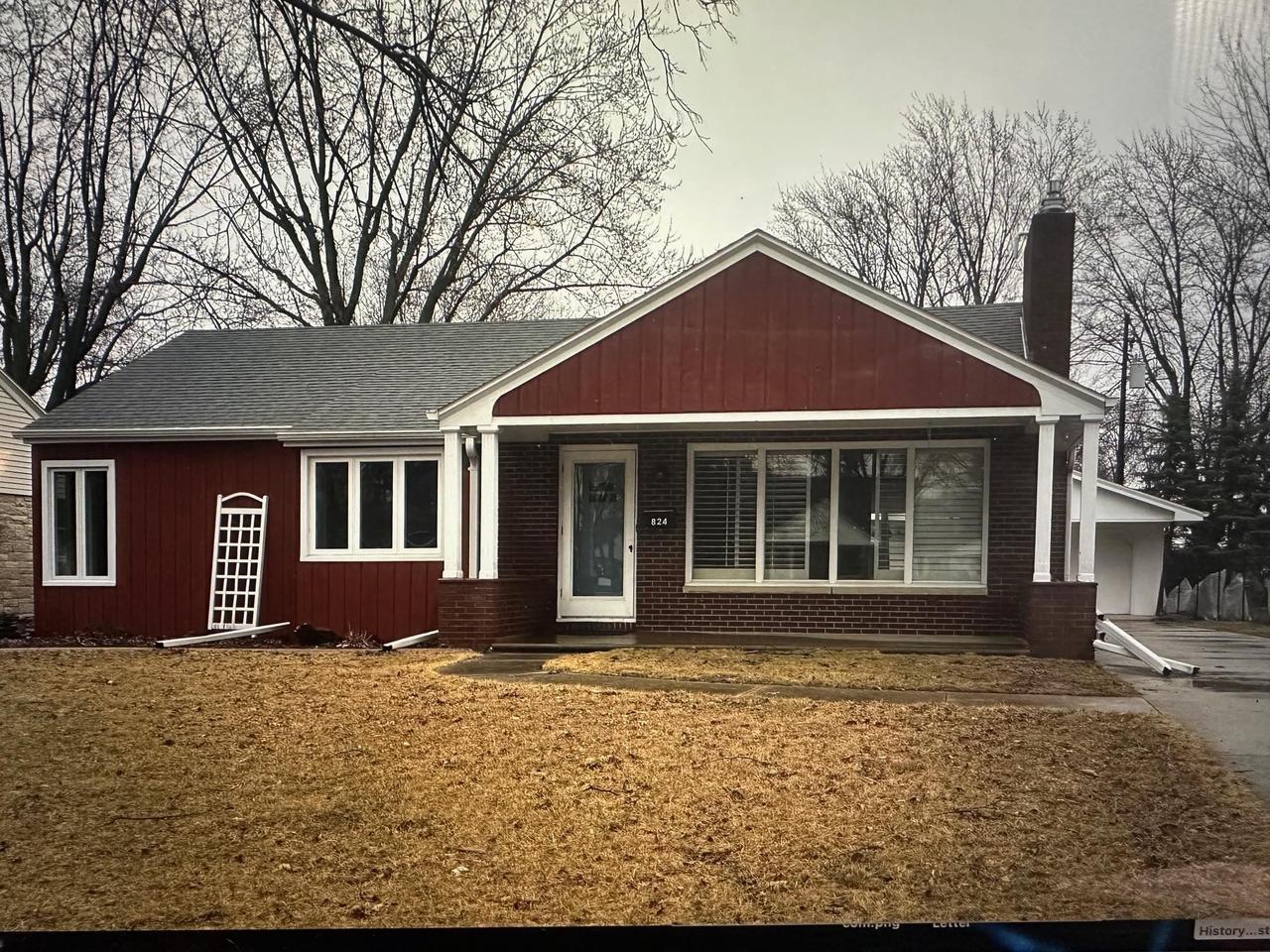 N Clay St, De Pere, WI 54115