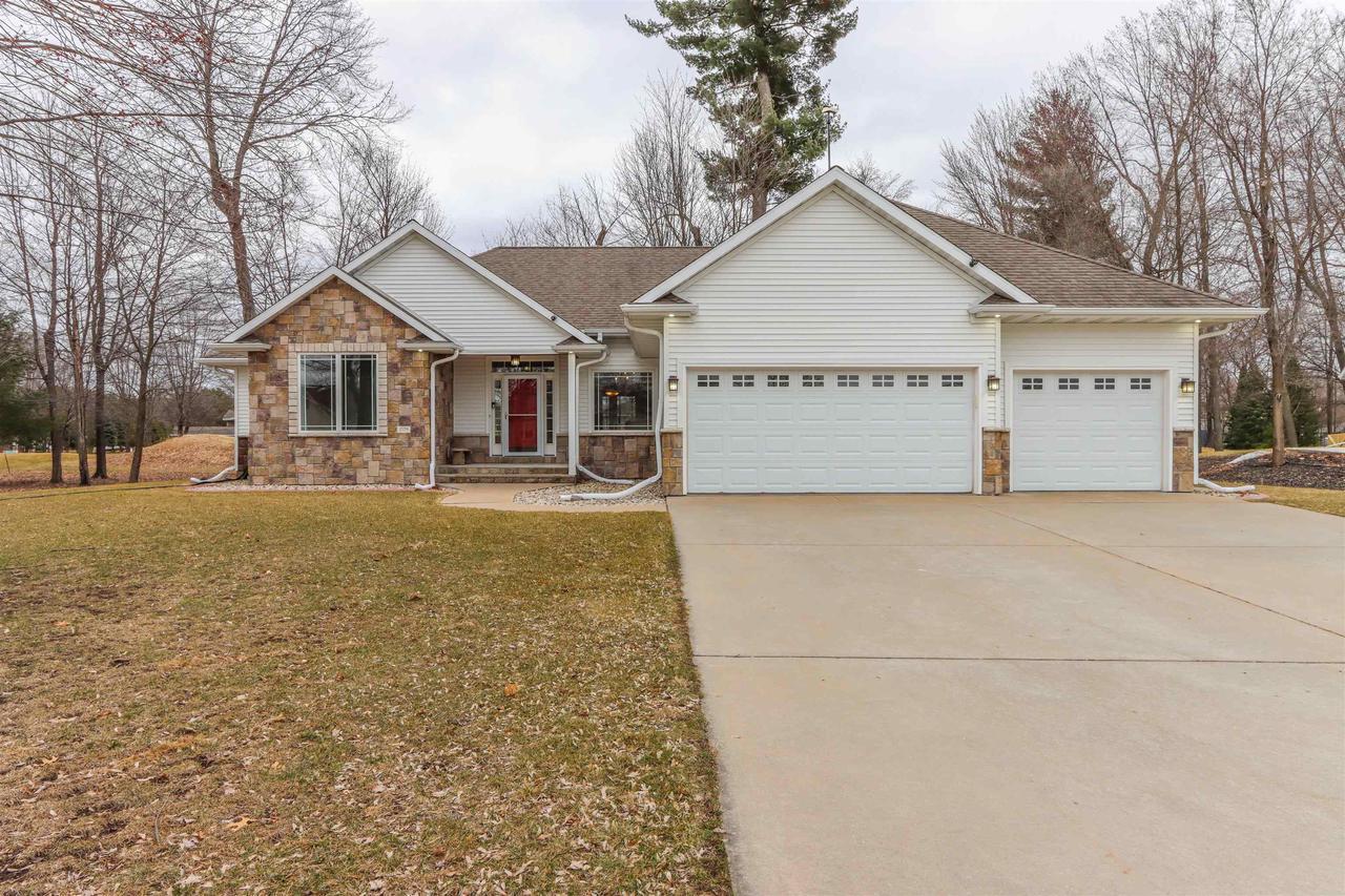 Foxfire Ct, Waupaca, WI 54981