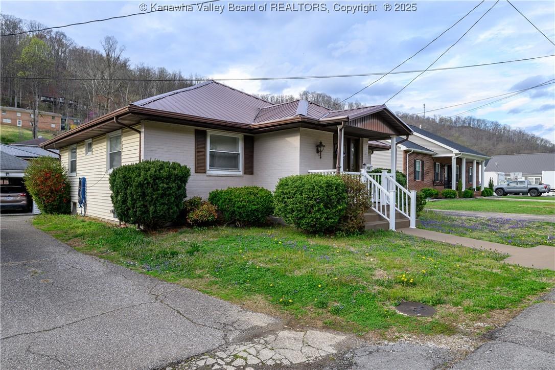 Lee St, Logan, WV 25601