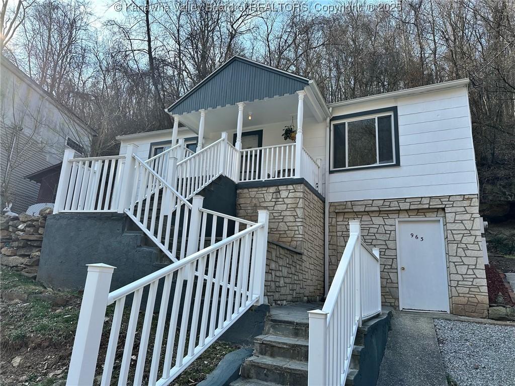 Hanna Dr, Charleston, WV 25387