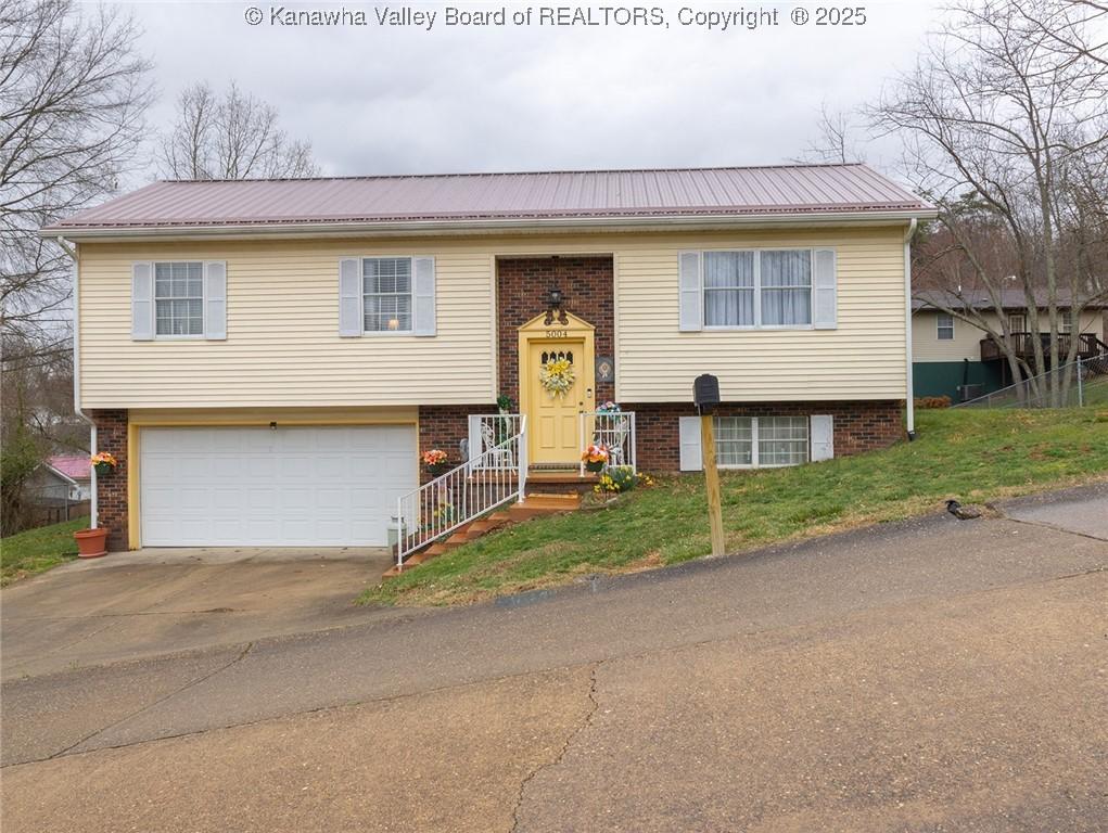 Black Oak Dr, Charleston, WV 25313