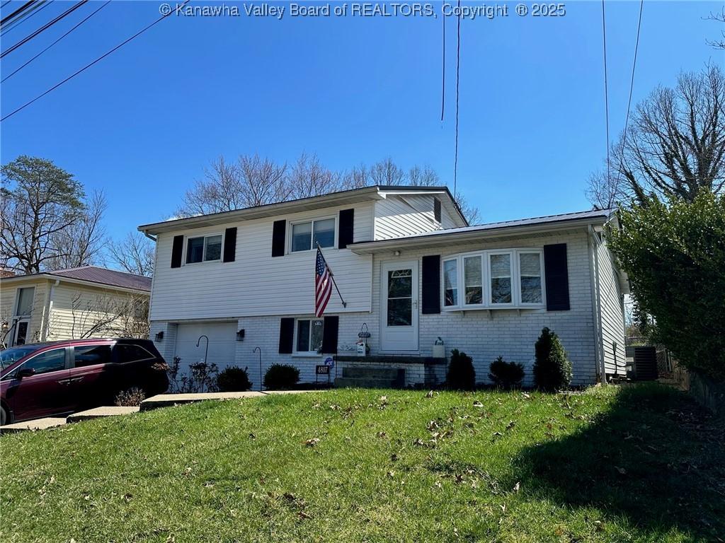Hickory St, South Charleston, WV 25309