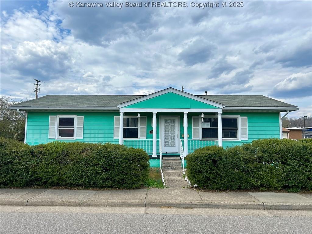 Margaret St, Charleston, WV 25301