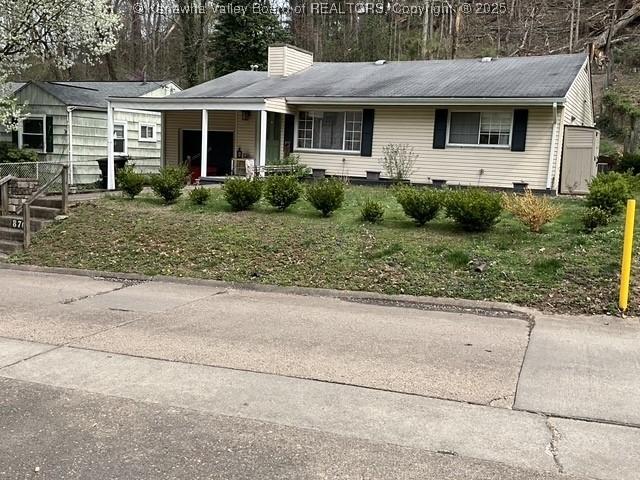 Vine St, Saint Albans, WV 25177