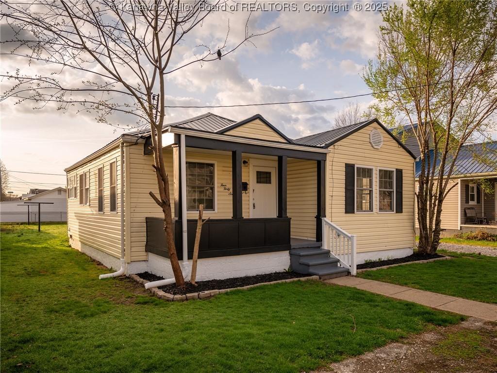 19th St, Dunbar, WV 25064