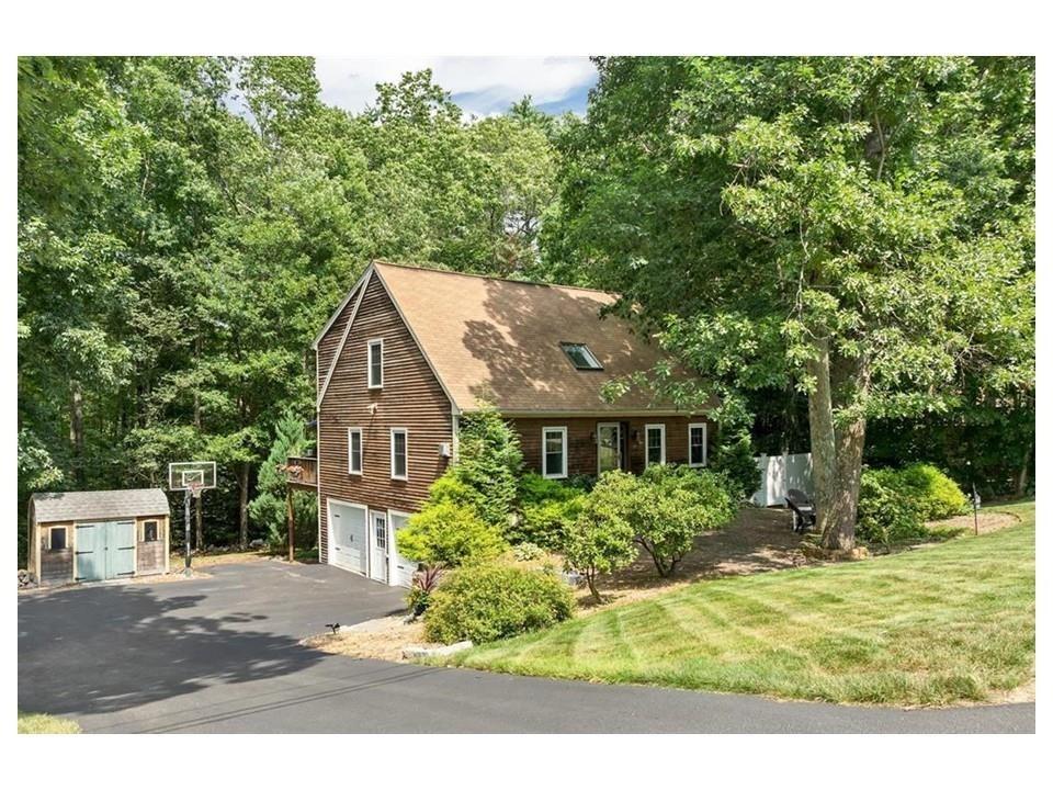 Durell Dr, Newmarket, NH 03857