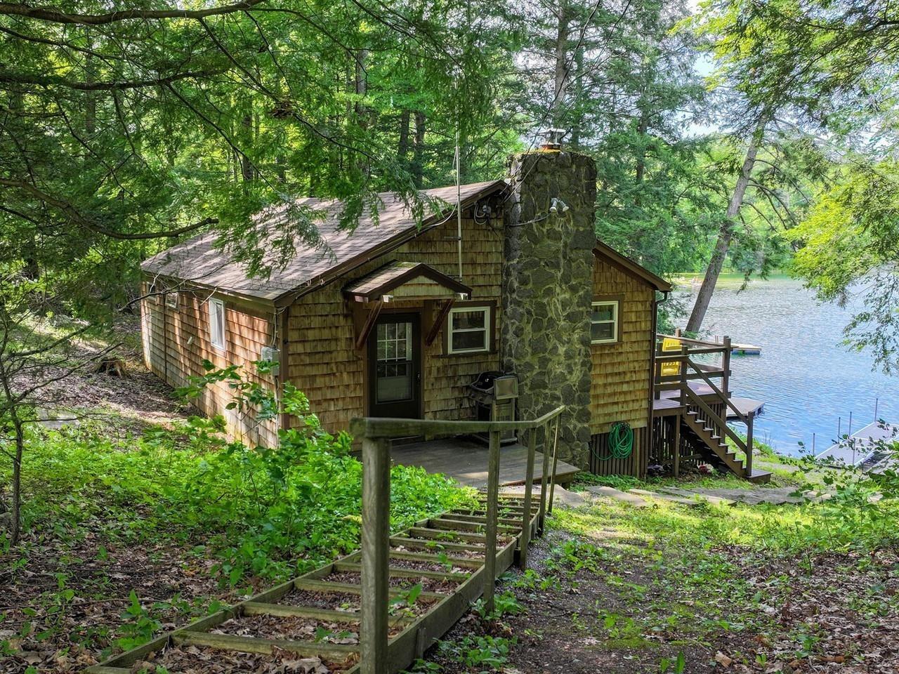 Fernville Rd, Leicester, VT 05733