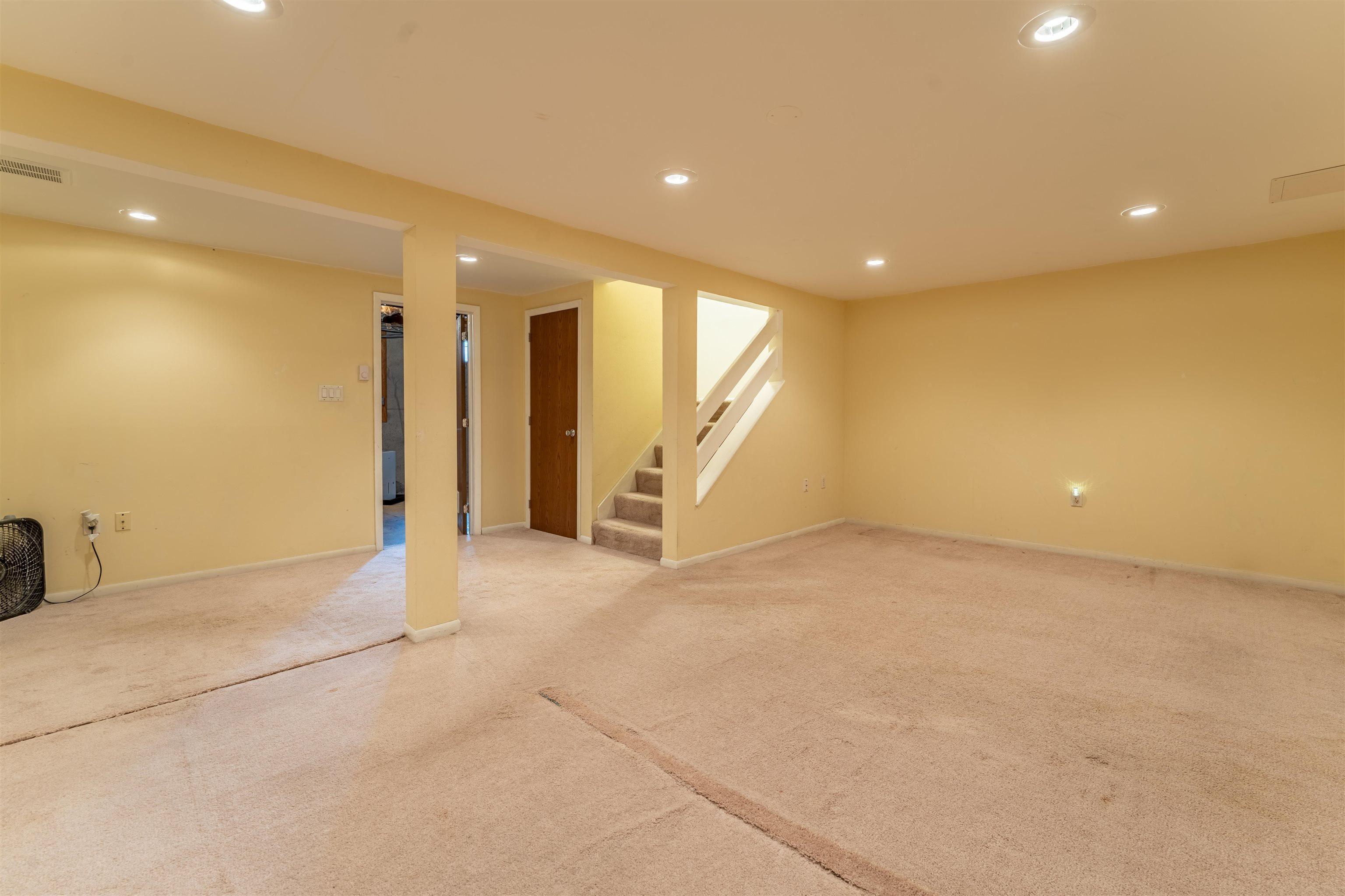Harwich Ct, Merrimack, NH 03054