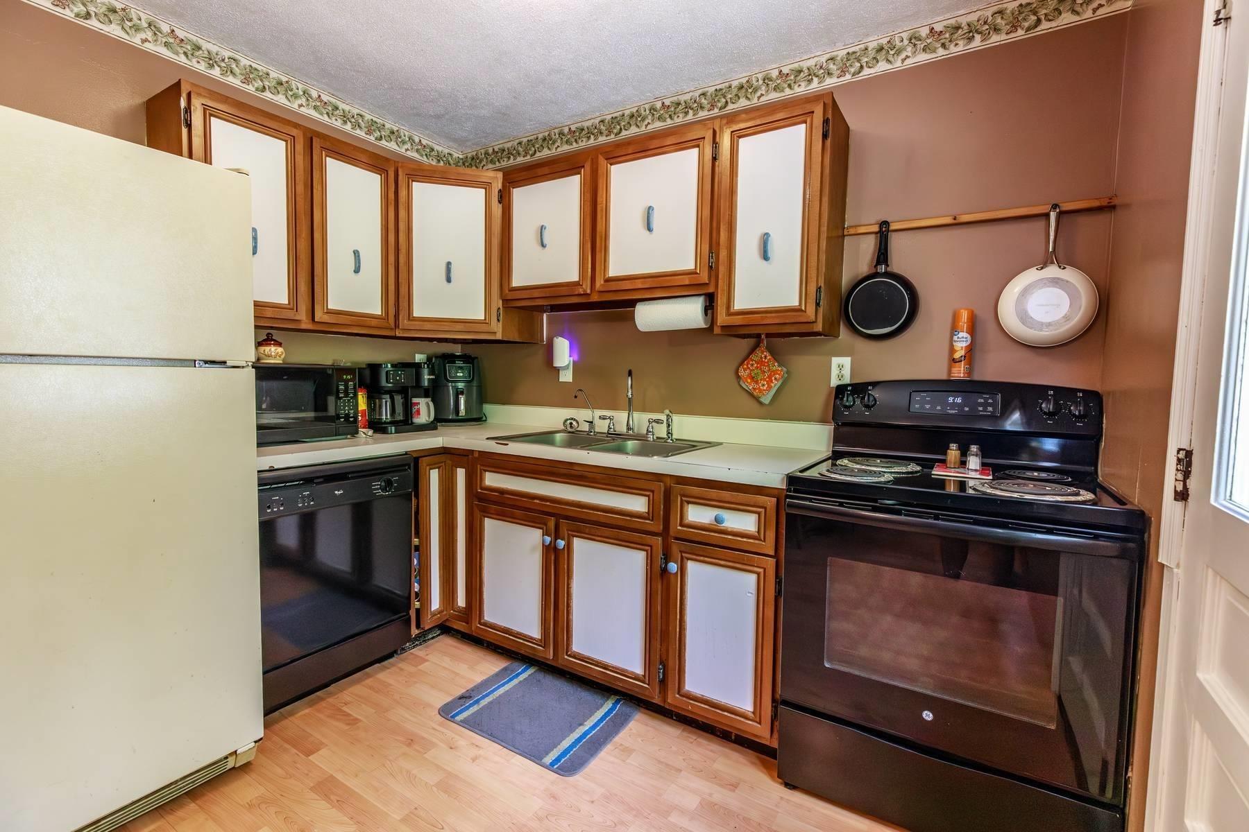 Carriage Hill Rd, Brattleboro, VT 05301