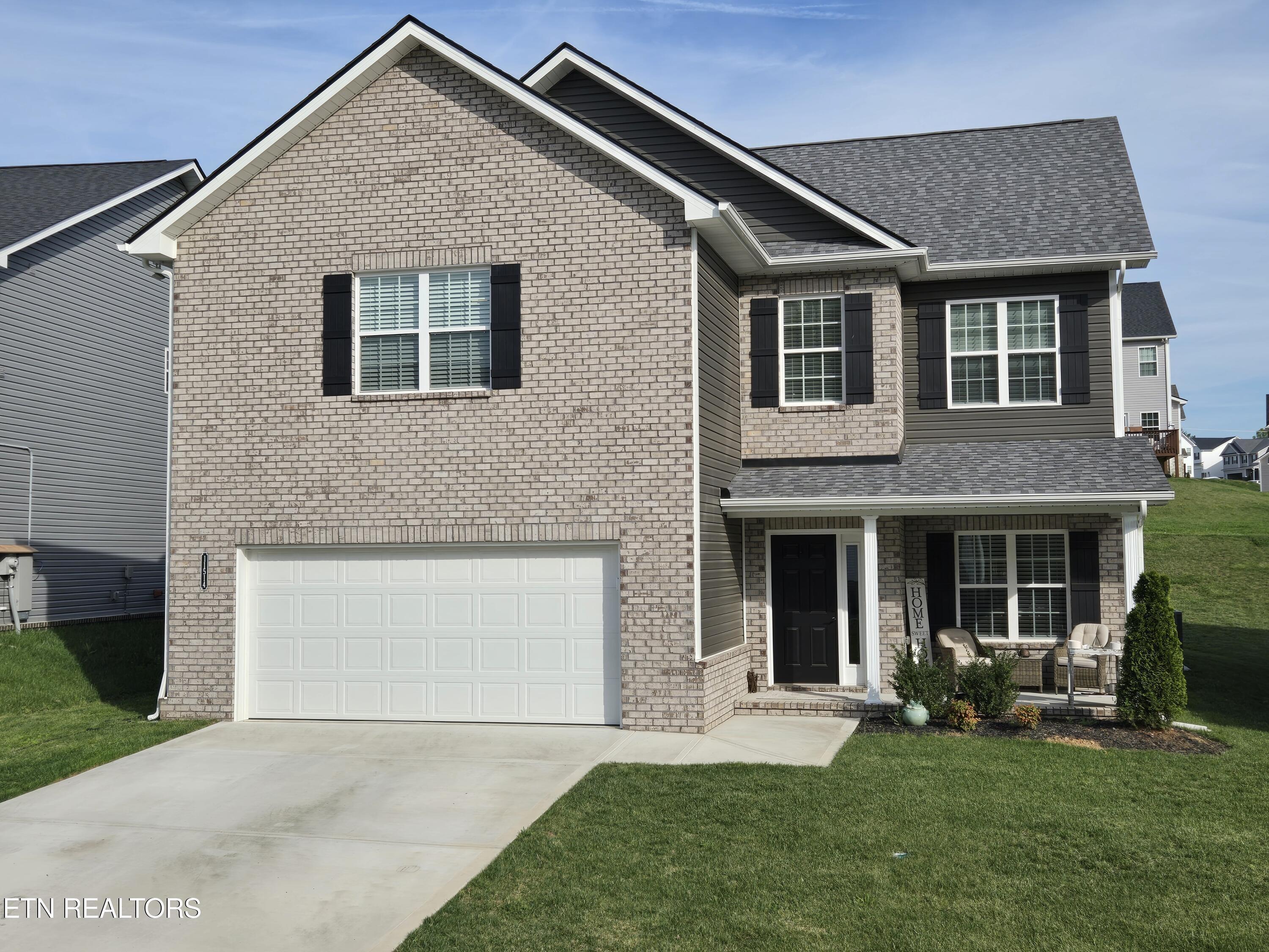 Barkley Knoll Ln, Knoxville, TN 37932