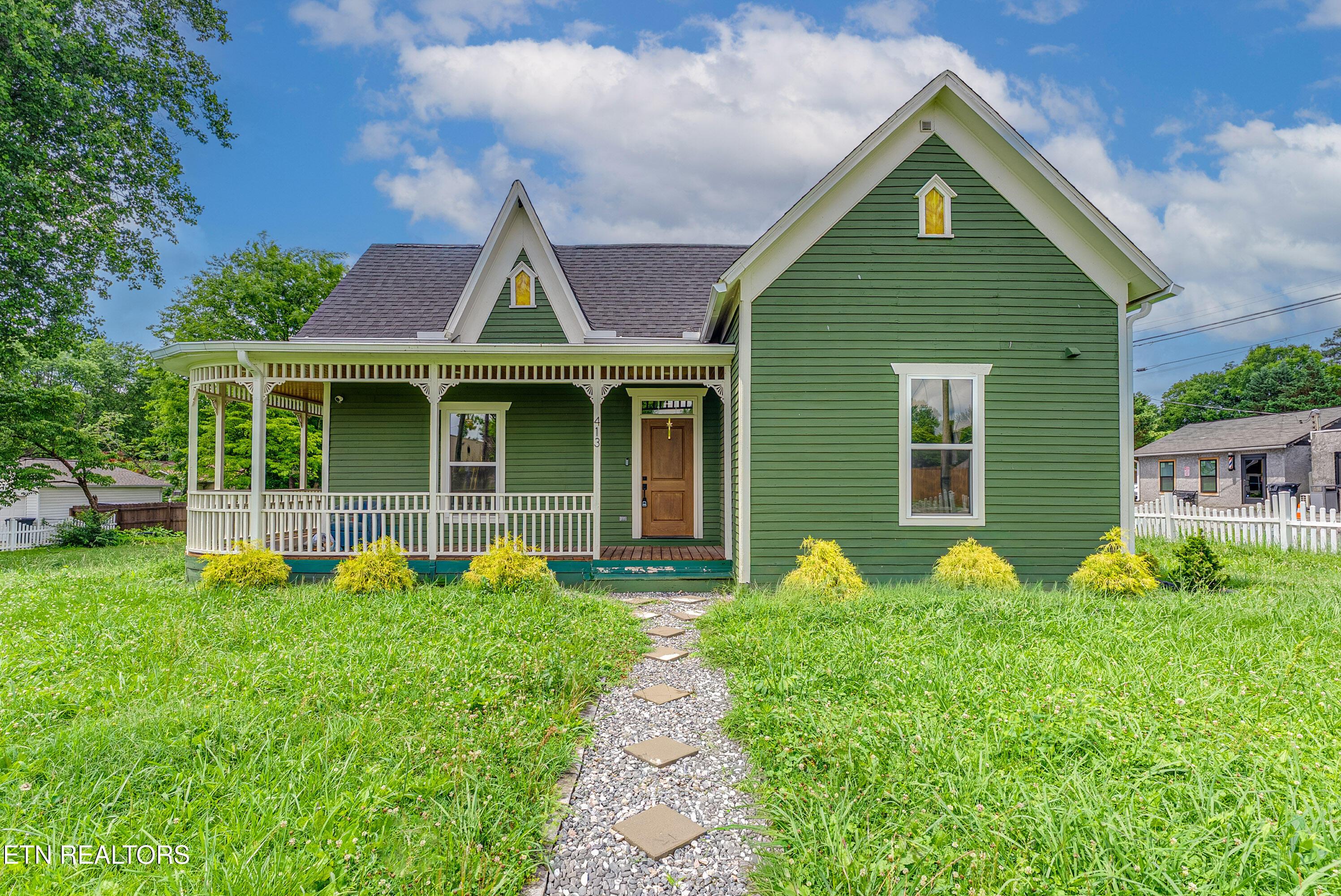 E Inskip Dr, Knoxville, TN 37912