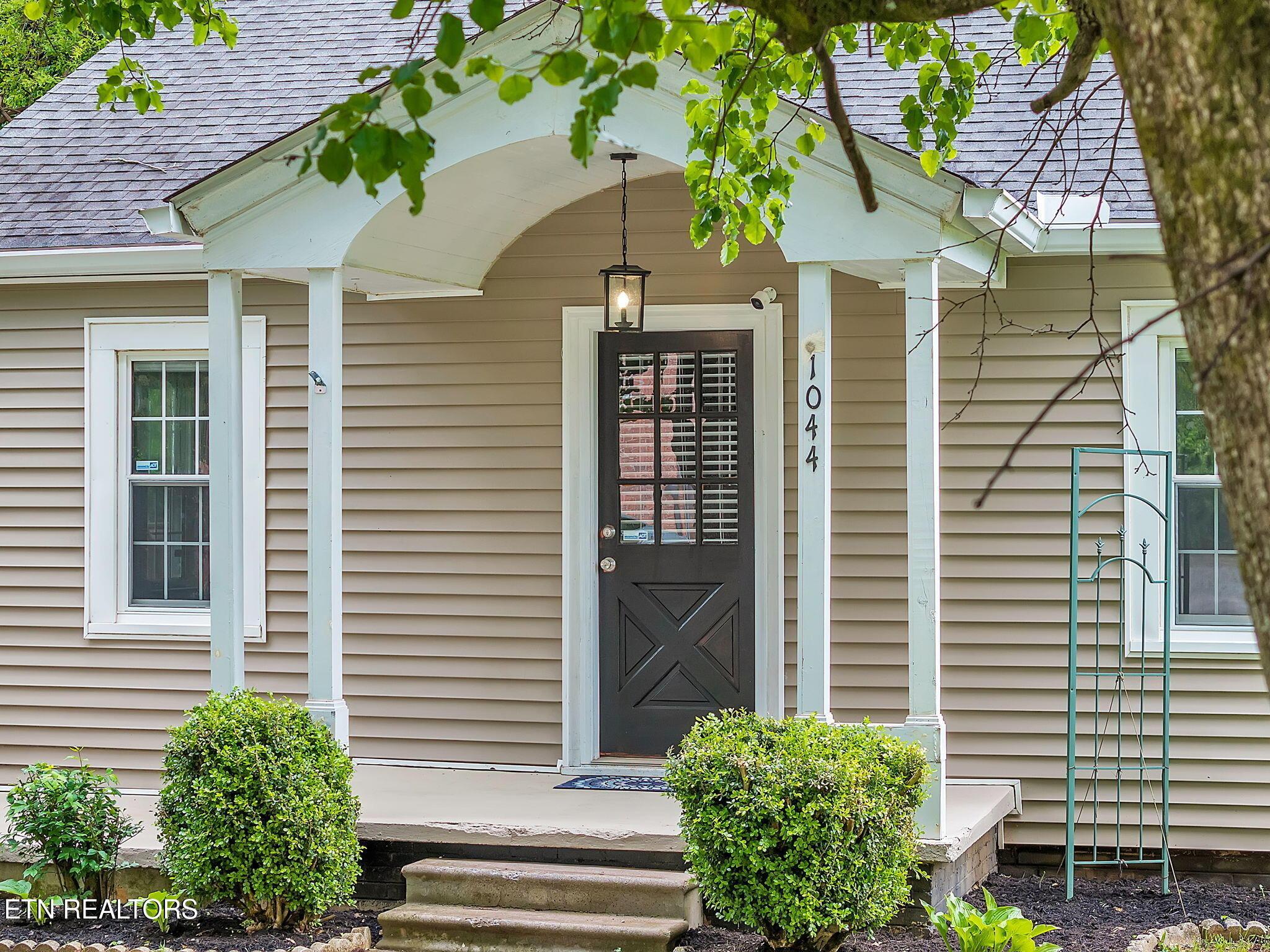 W Parkway Ave, Knoxville, TN 37912