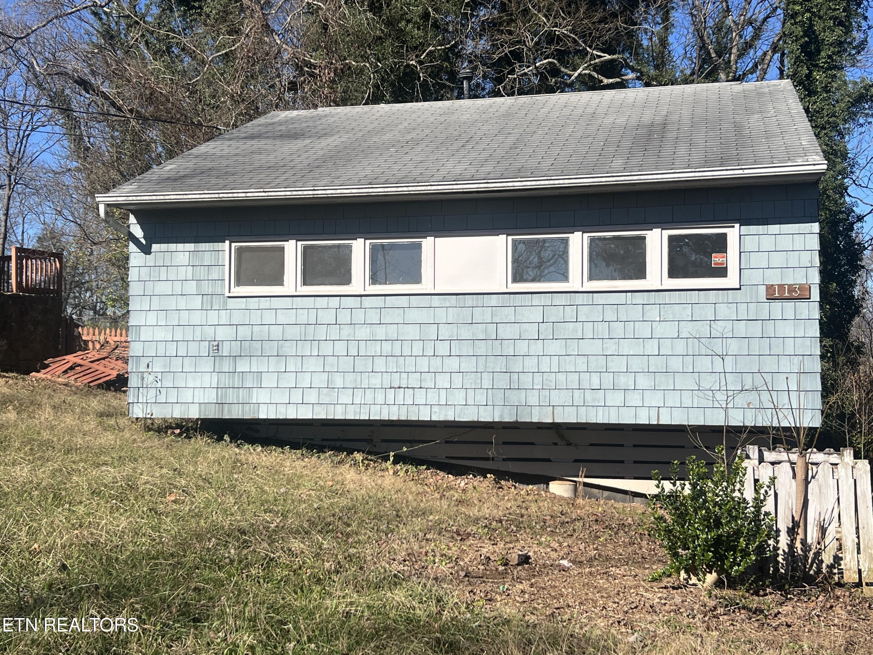 S Walker Ln, Oak Ridge, TN 37830