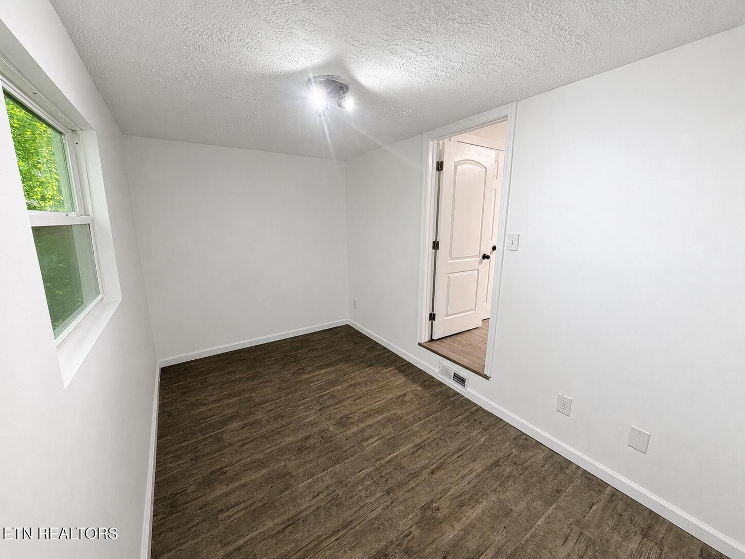 Woodbine Ave, Knoxville, TN 37914