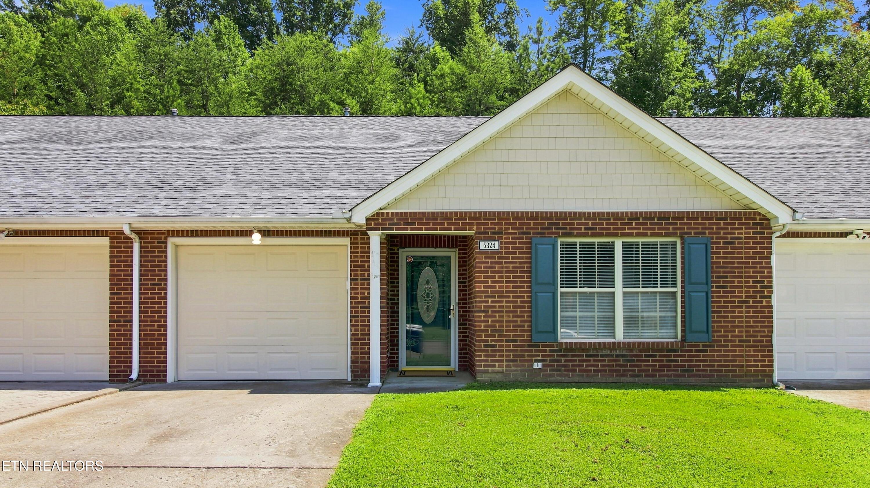 Avery Woods Ln, Knoxville, TN 37921
