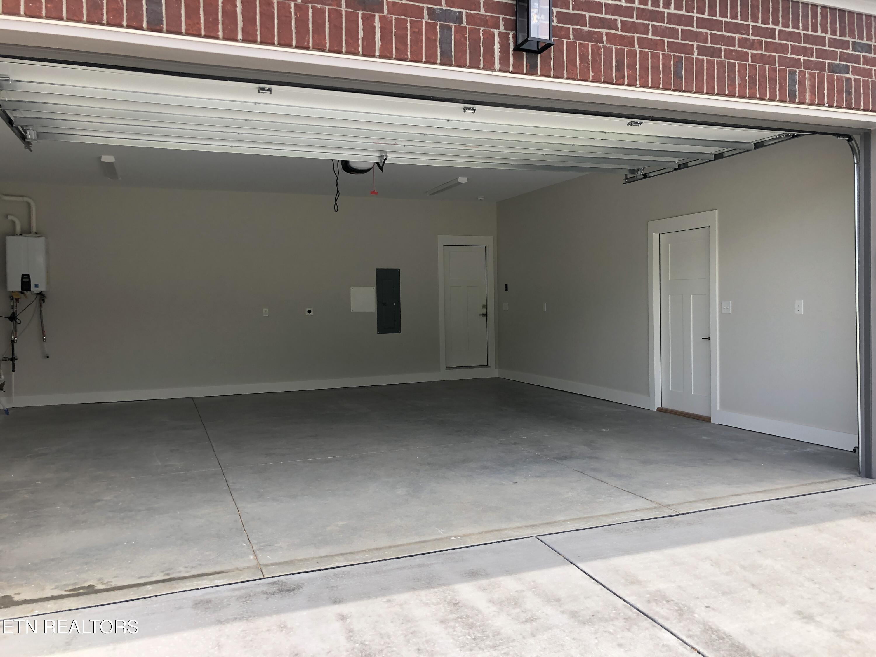 Royal Troon Cir, Oak Ridge, TN 37830