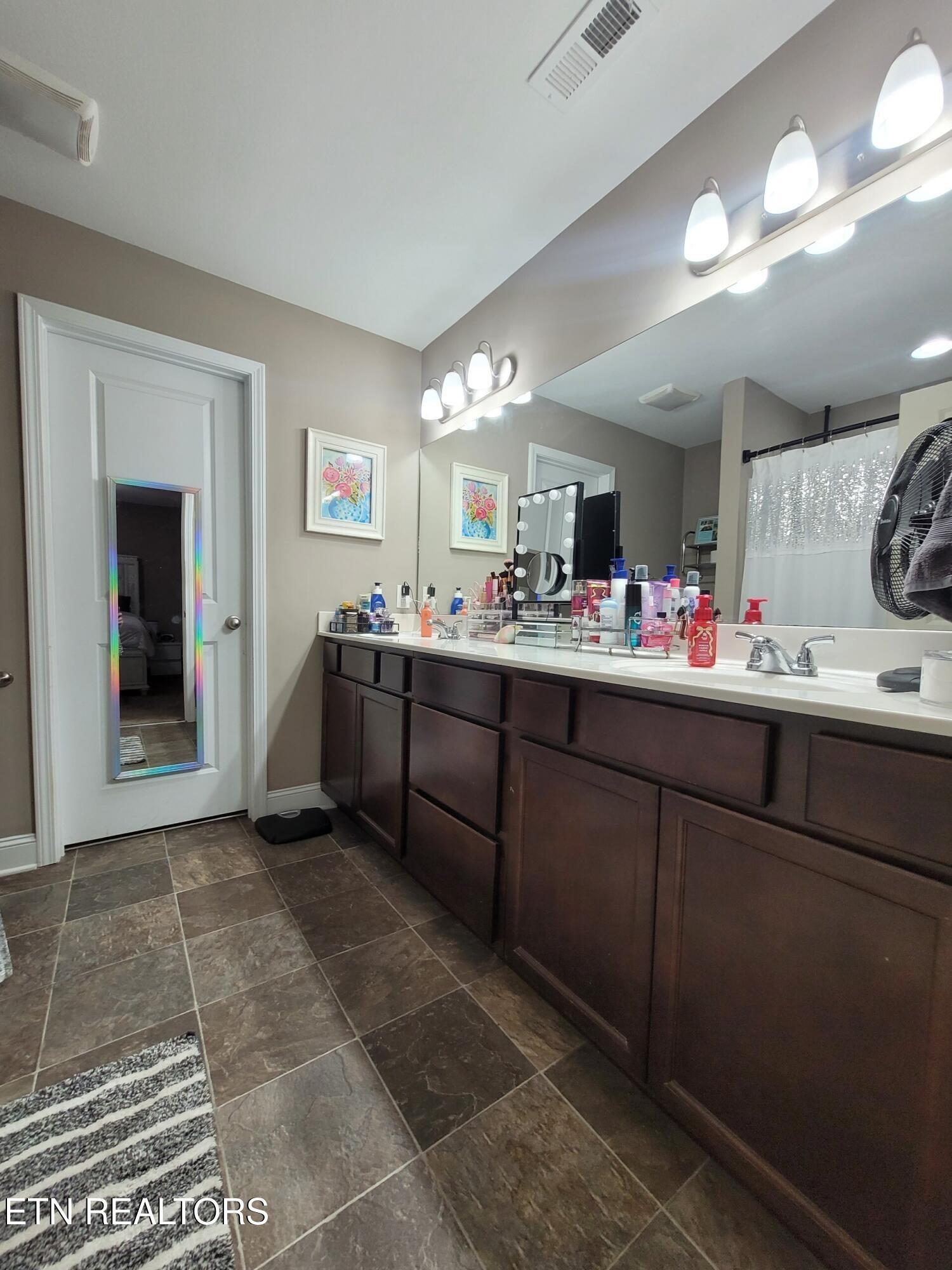 Denham Way, Powell, TN 37849