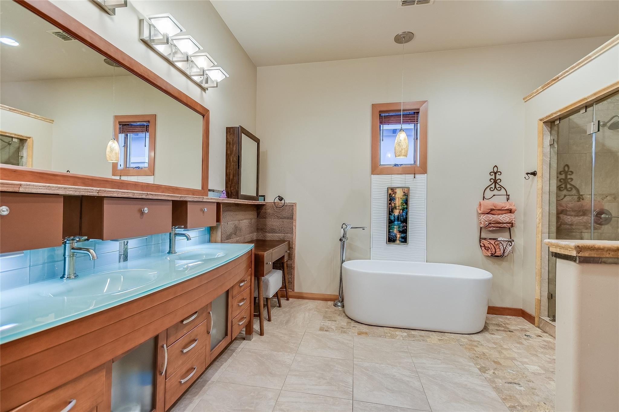 N Cuernavaca Dr, Austin, TX 78733