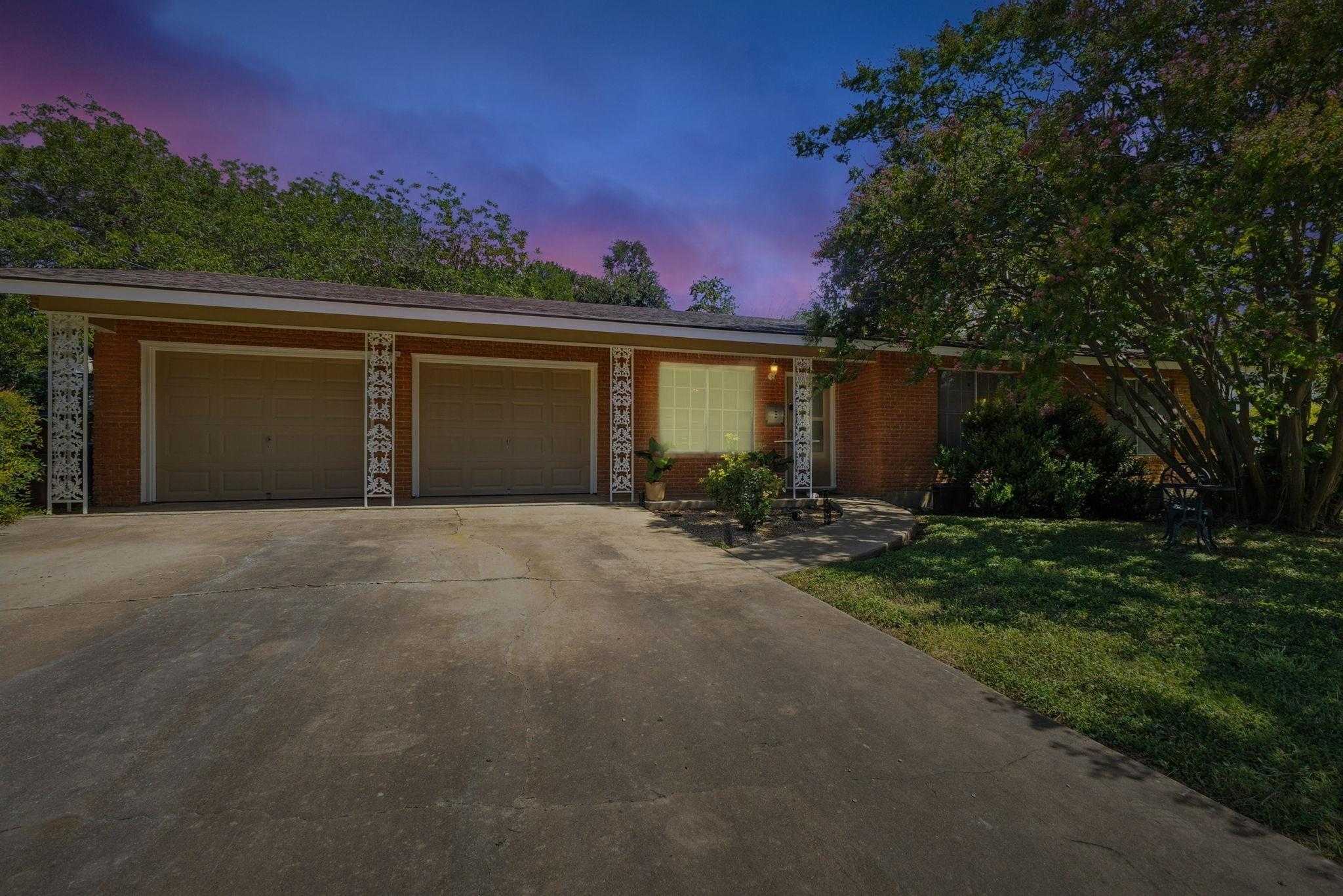 E Liberty Ave, Round Rock, TX 78664