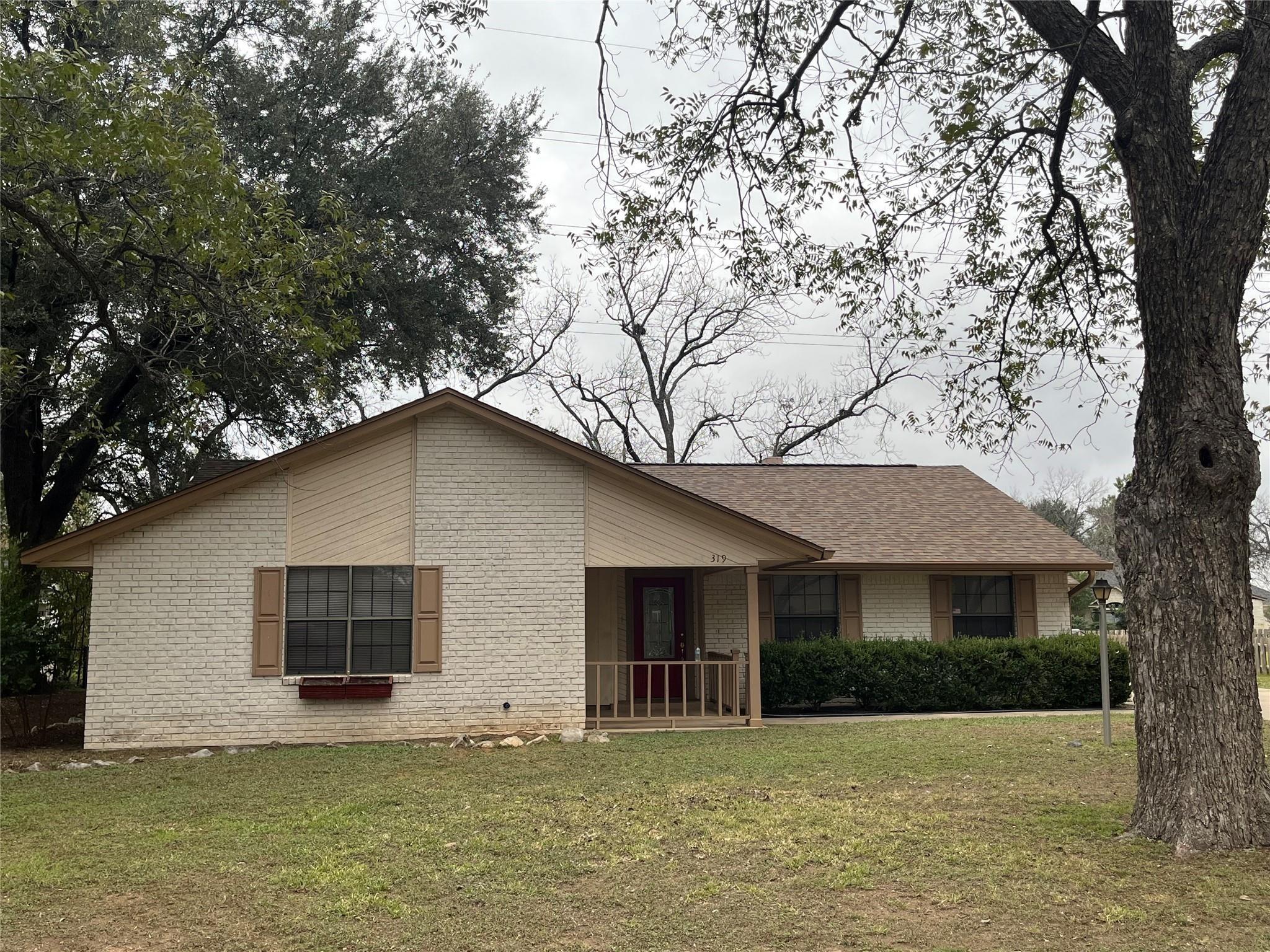 Columbine St, Meadowlakes, TX 78654
