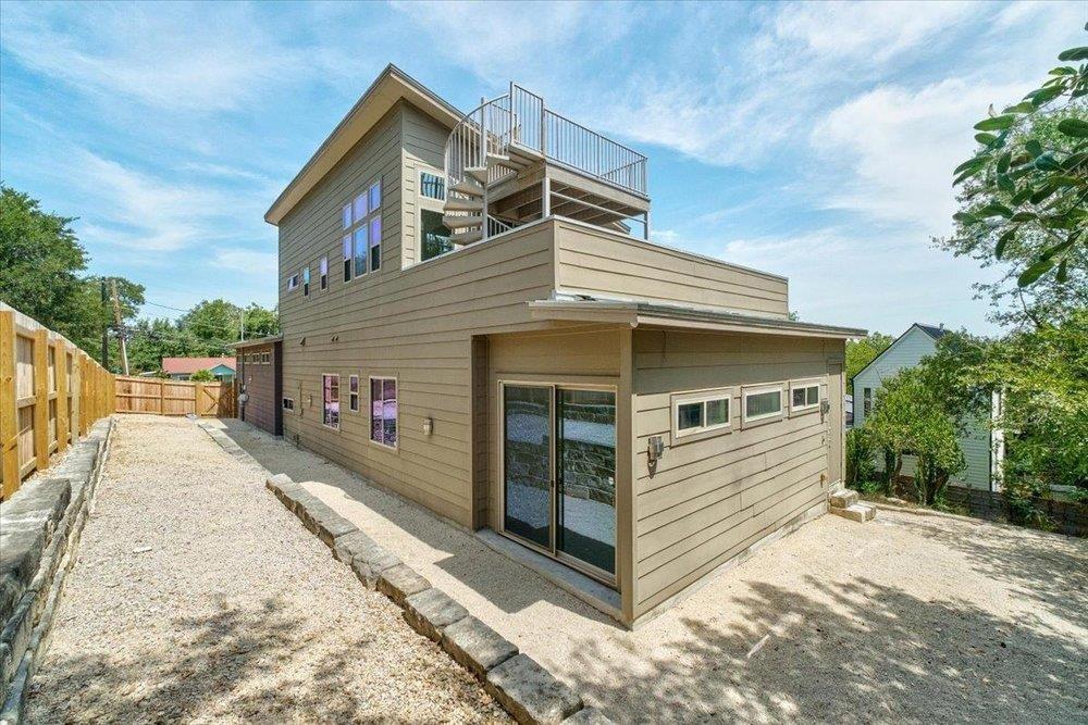 E 9th St, Austin, TX 78702