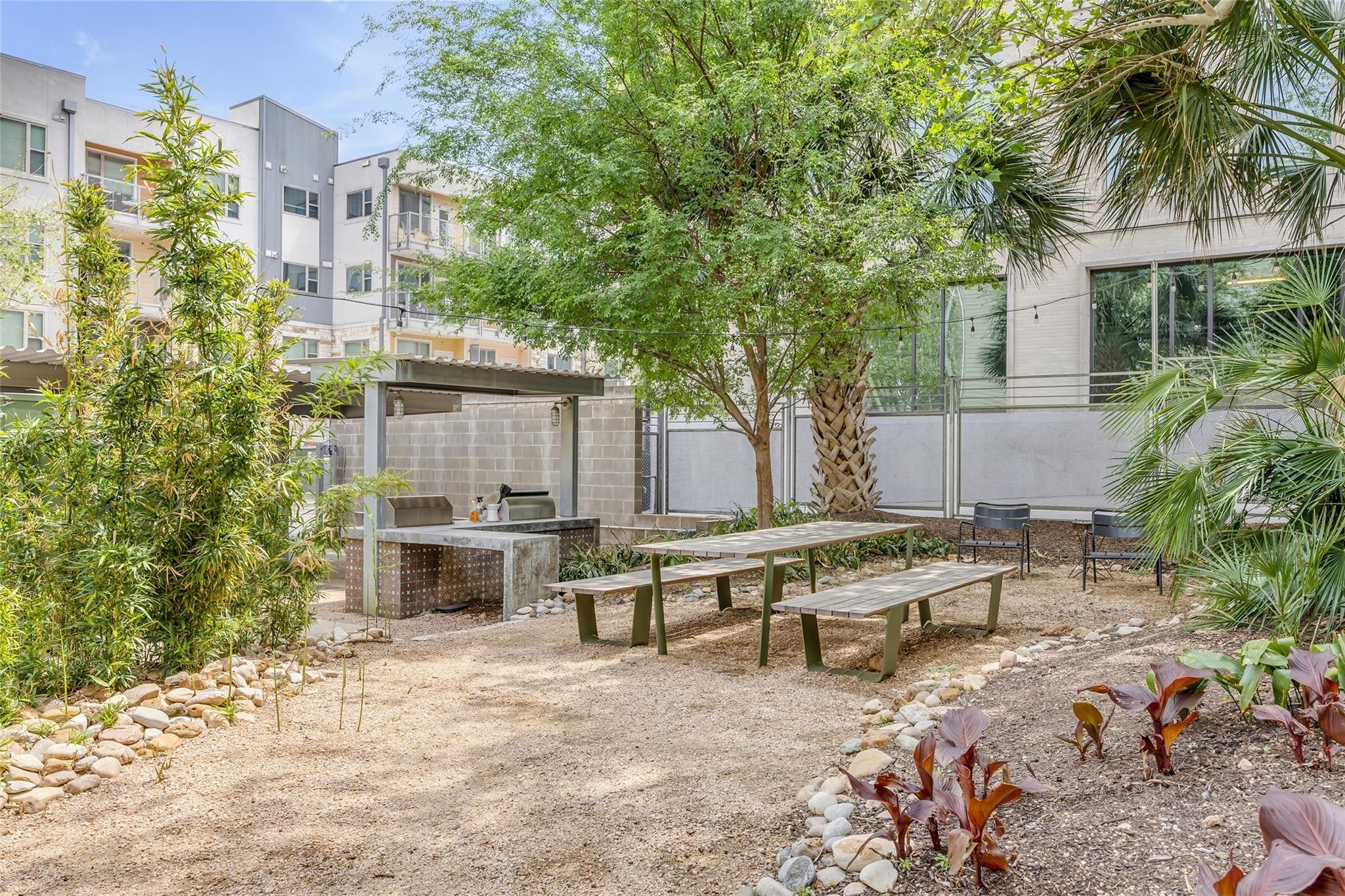 E 5th St, Austin, TX 78702