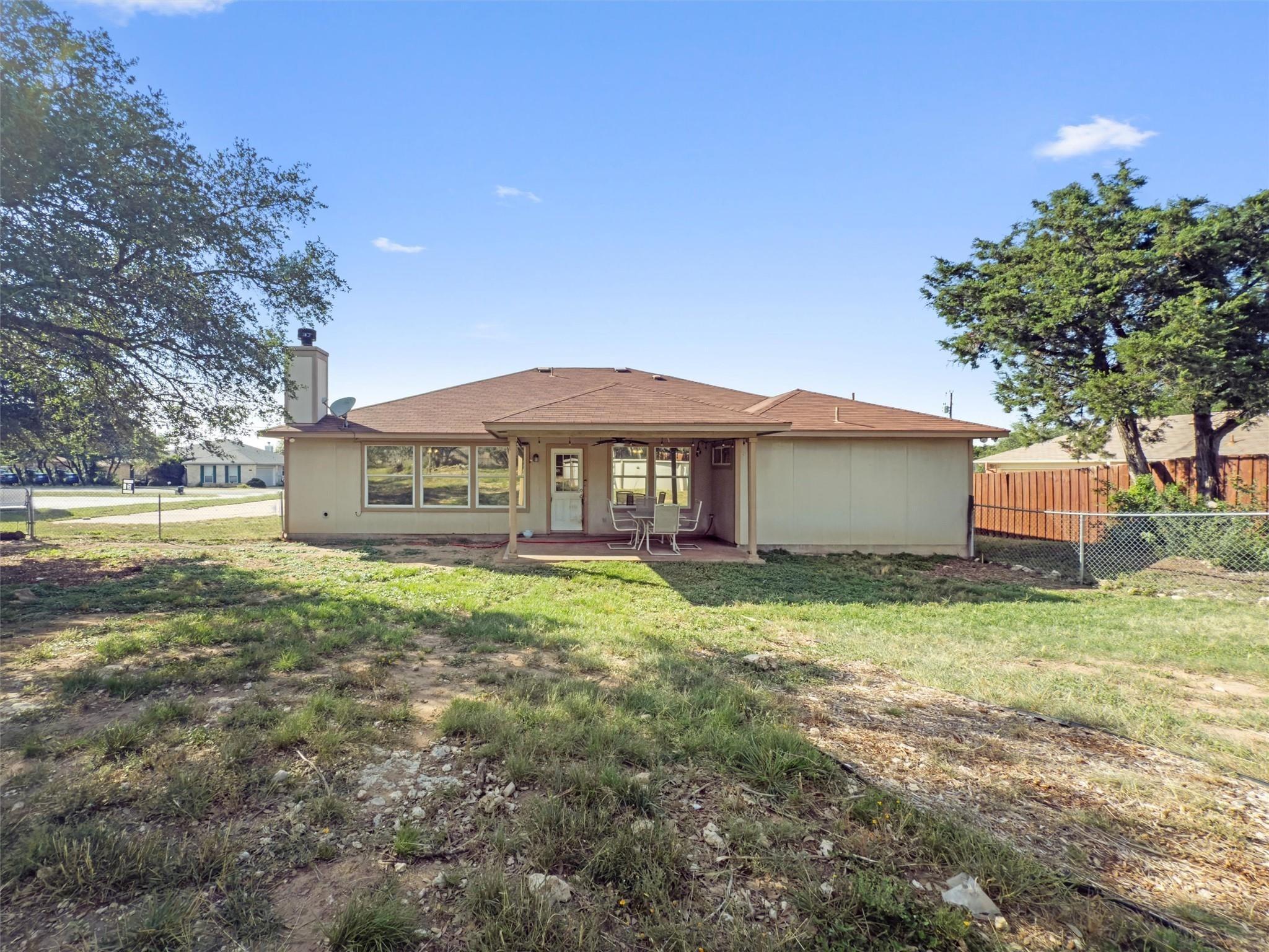 La Mesa St, Lago Vista, TX 78645