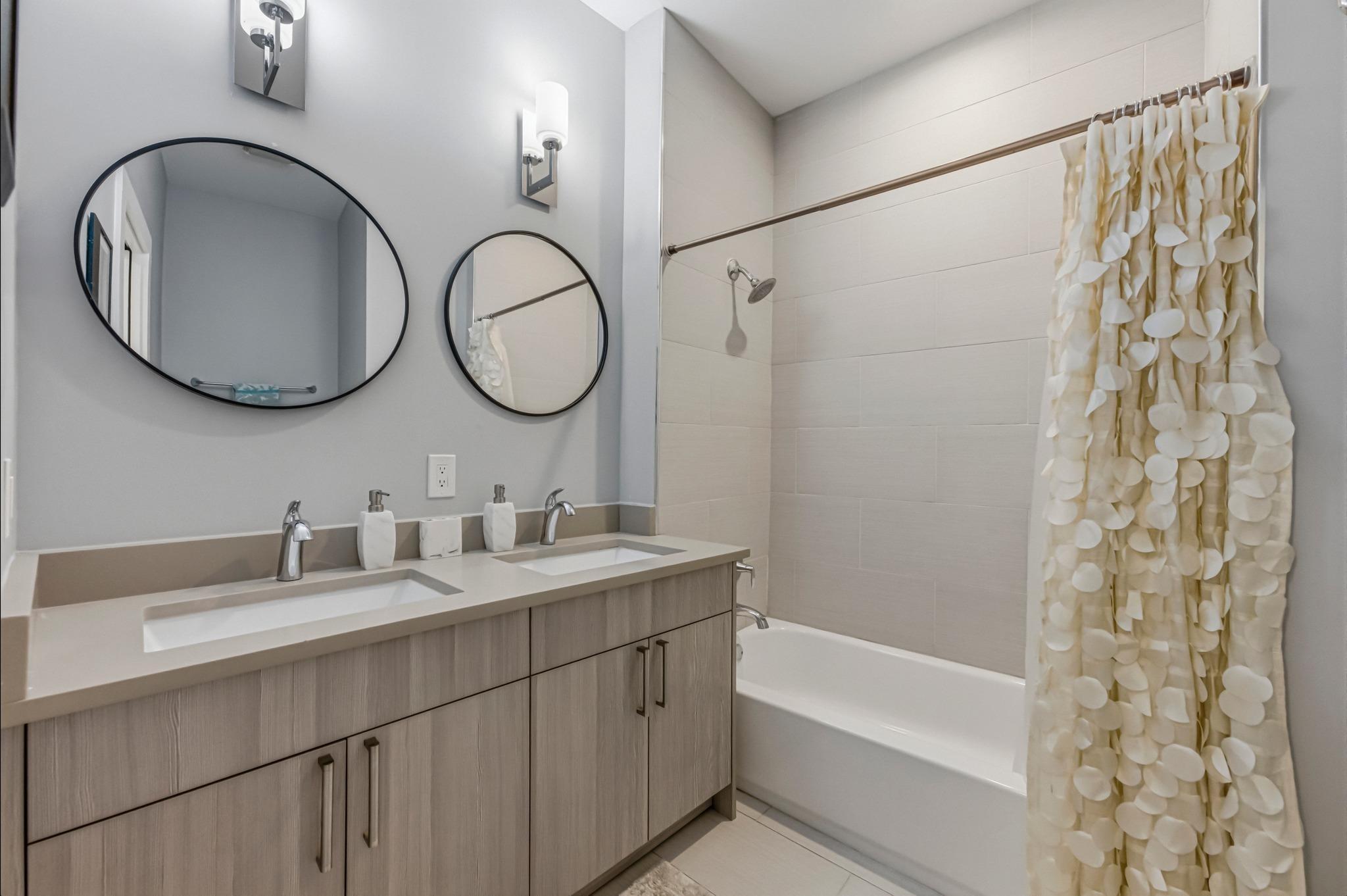 Camelot Cir, Austin, TX 78745