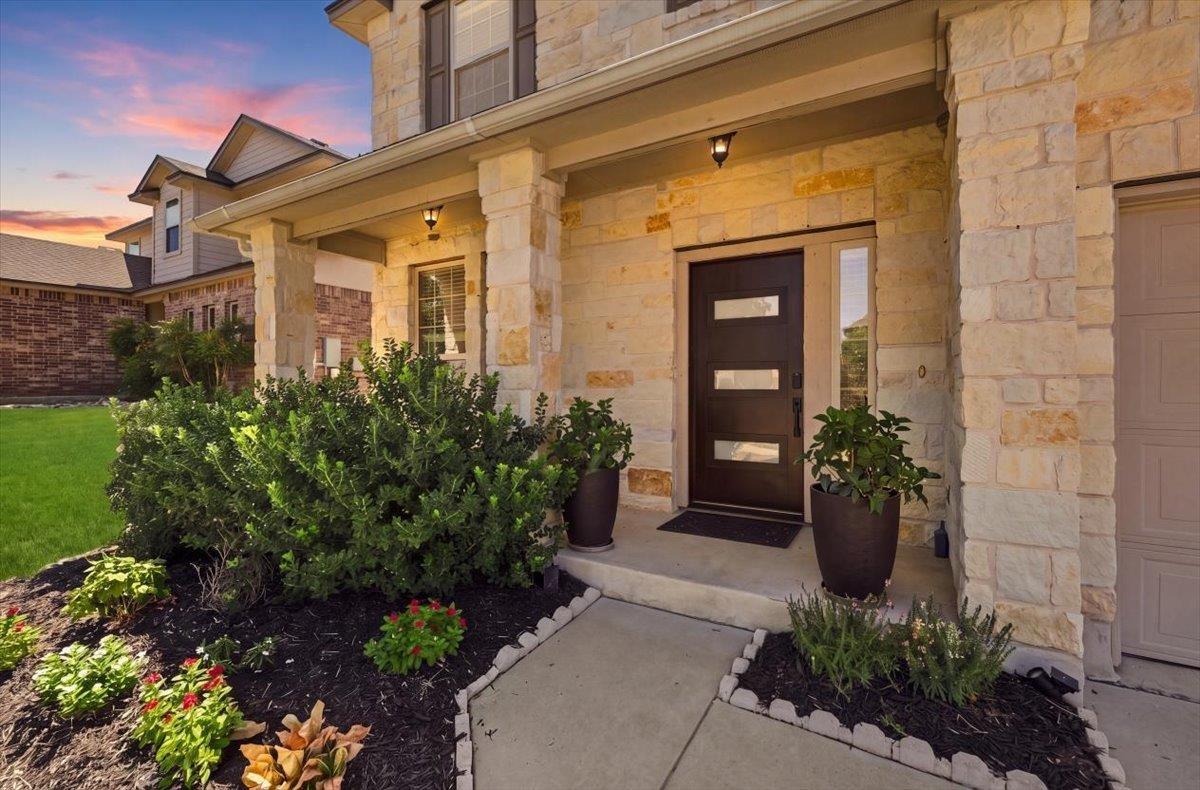 Alsatian Ln, Leander, TX 78641