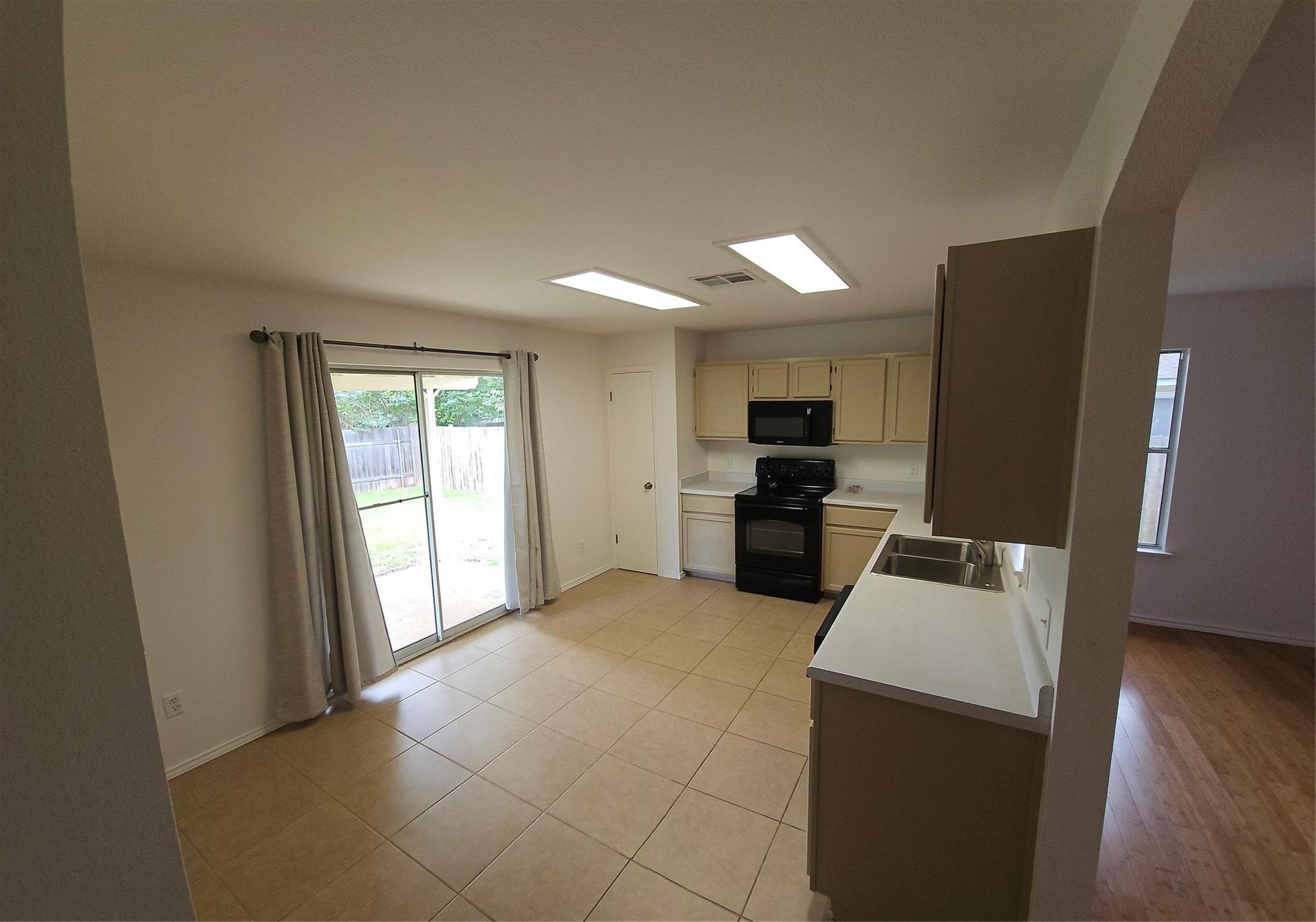Tristans Way, Buda, TX 78610