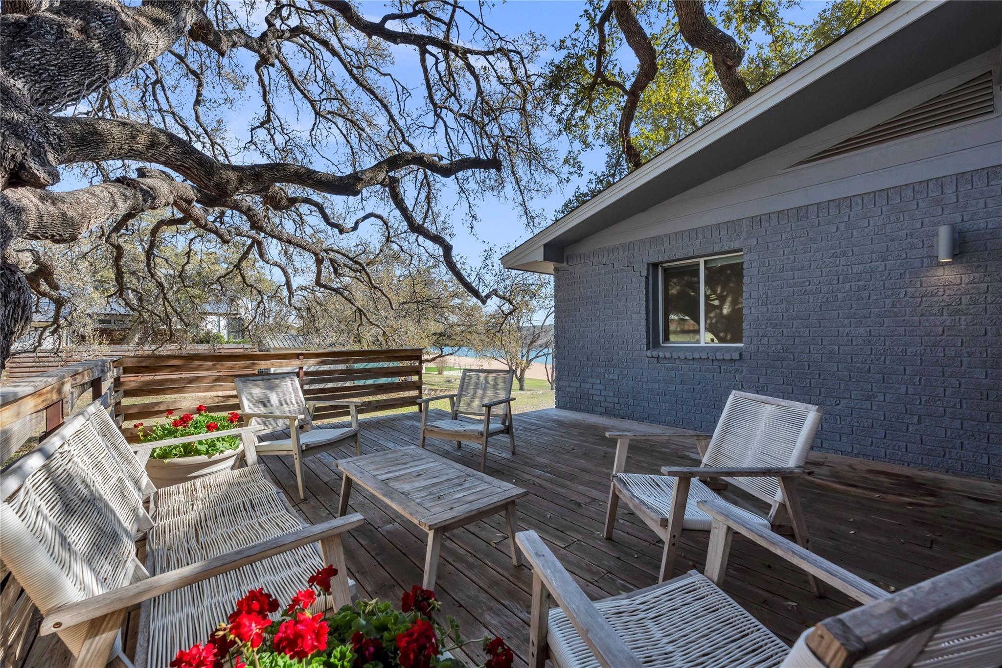 River Oaks Dr, Kingsland, TX 78639