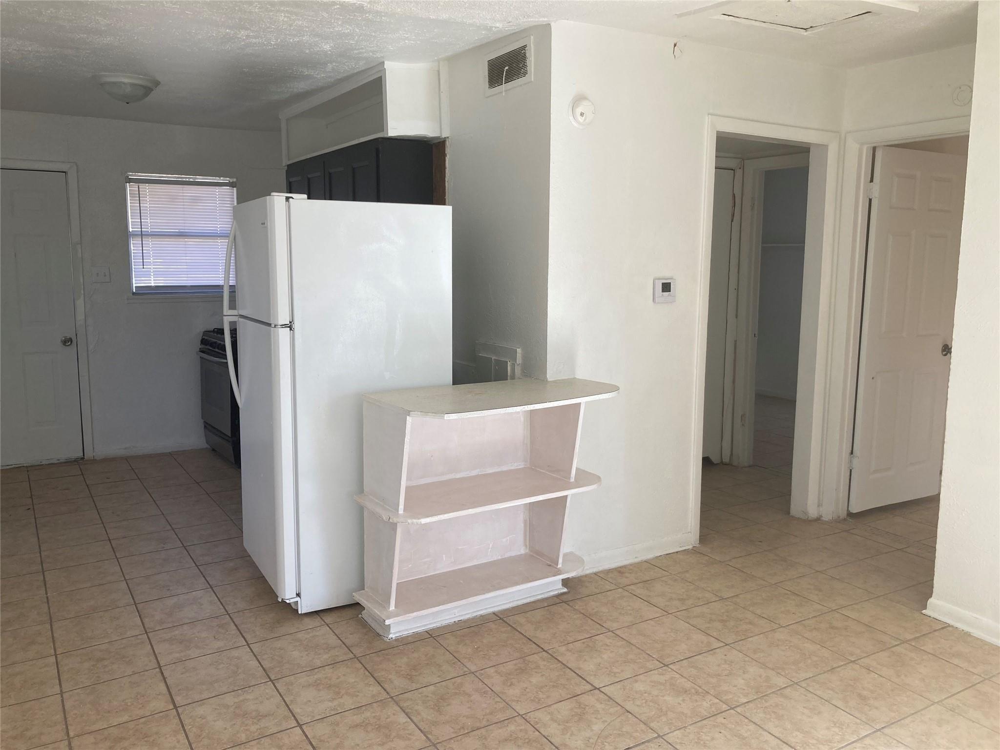 E Hoover Ave, Killeen, TX 76541