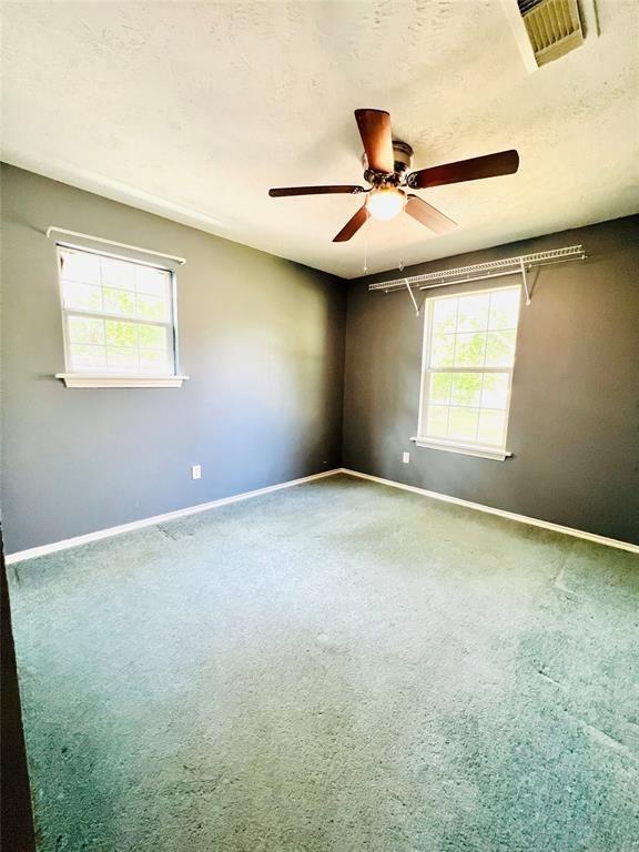 W Gillis Ave, Cameron, TX 76520