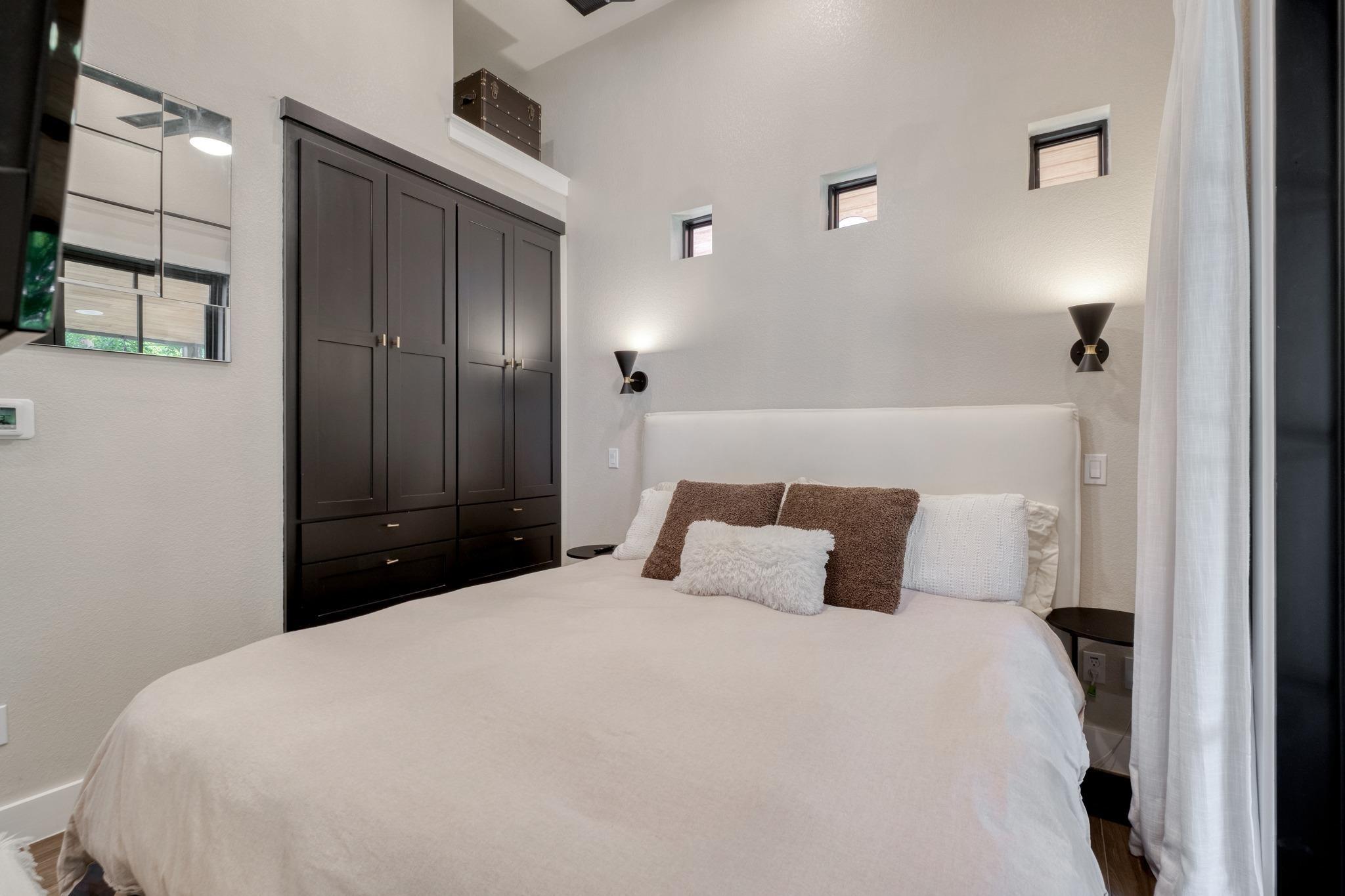 E 16th St, Austin, TX 78702