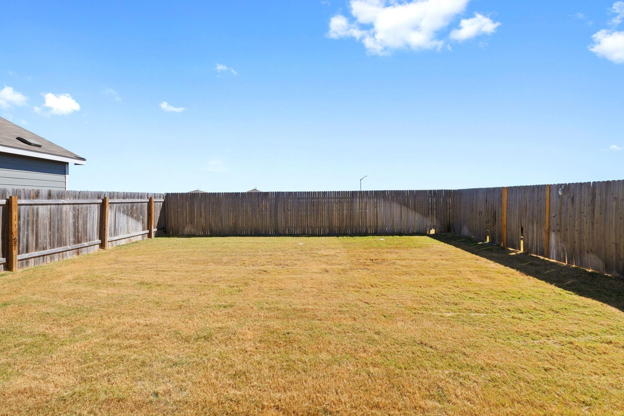 Citrine Crst, Maxwell, TX 78656