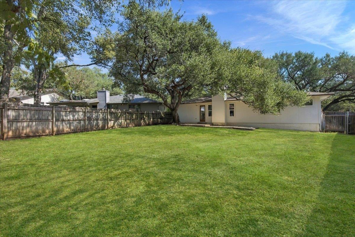Trianon Ln, Austin, TX 78727