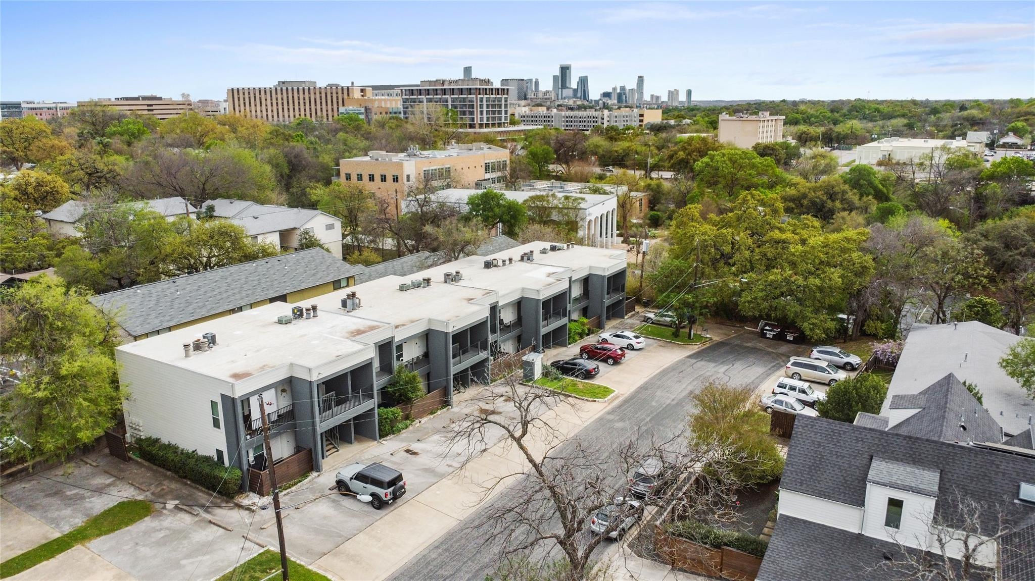 W 39th 1/2 St, Austin, TX 78756