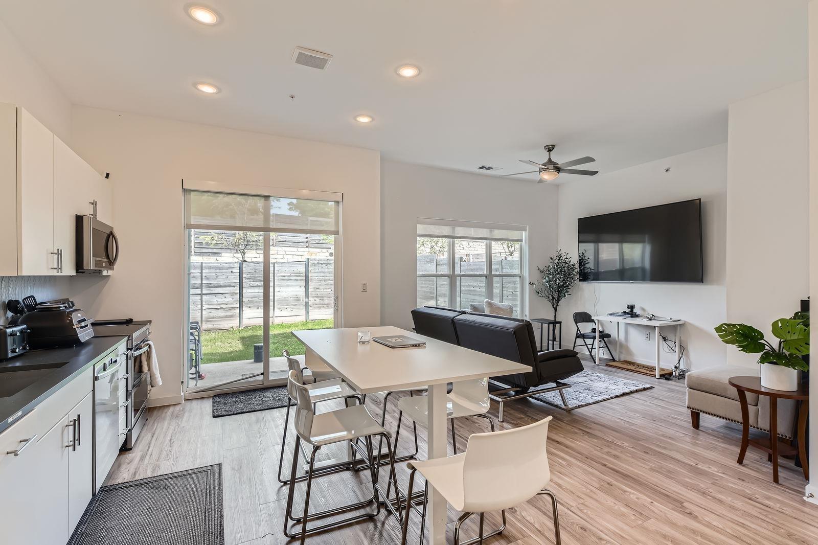 Springdale Rd, Austin, TX 78723