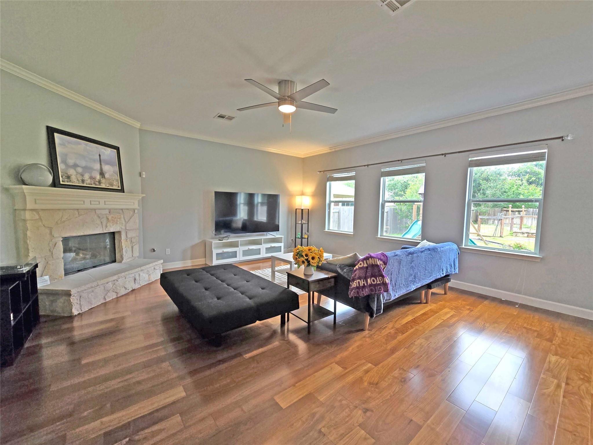 Castle Pines Dr, Austin, TX 78717