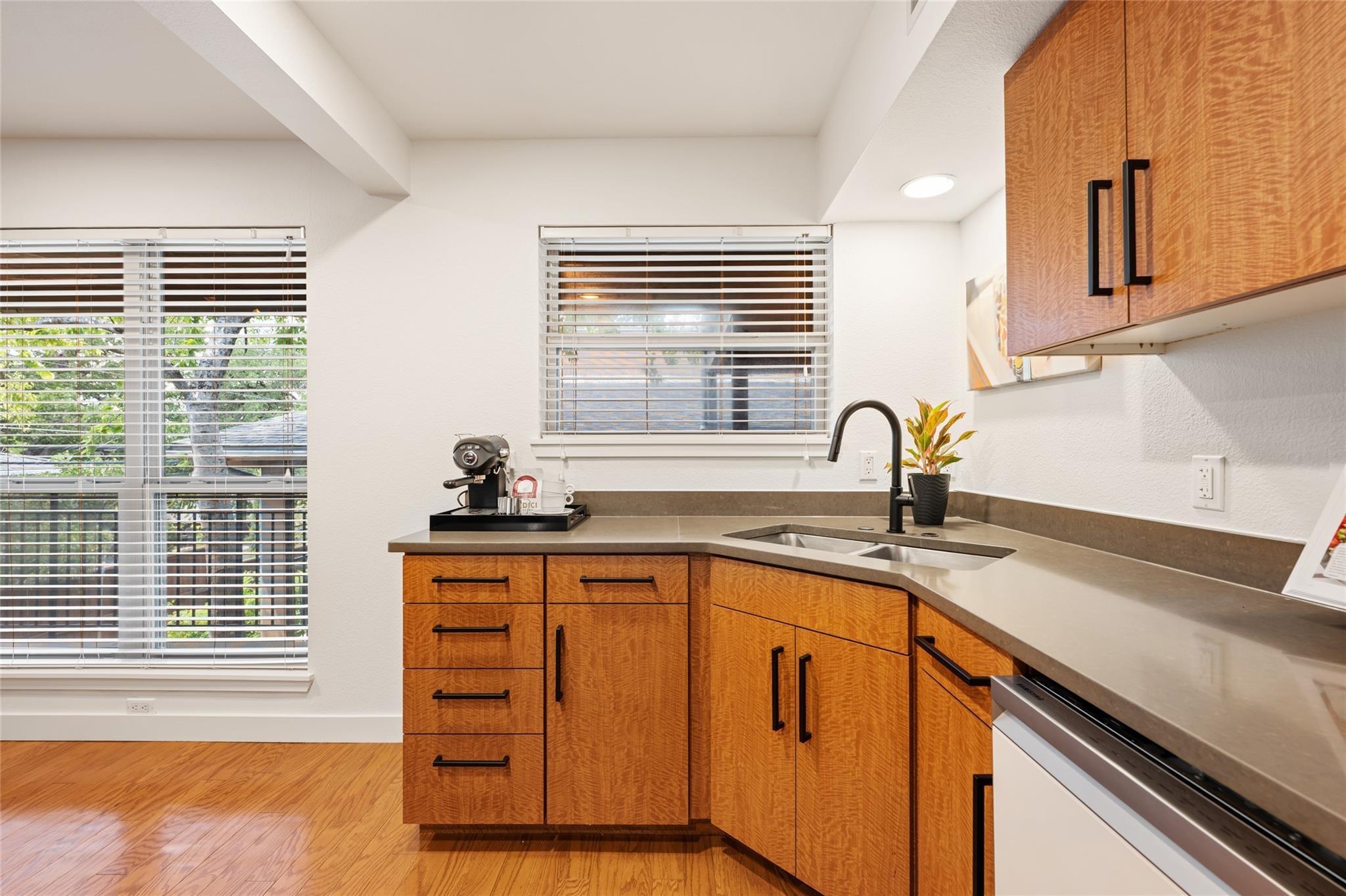 W 10th St, Austin, TX 78703