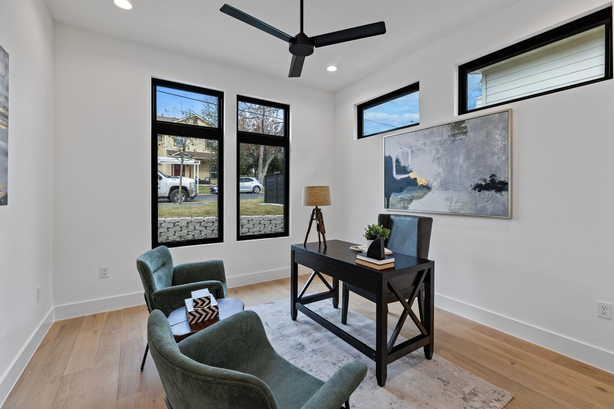 Hank Ave, Austin, TX 78745