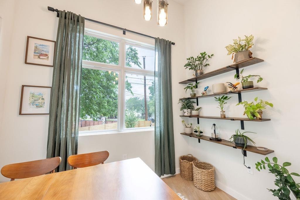 E 16th St, Austin, TX 78721