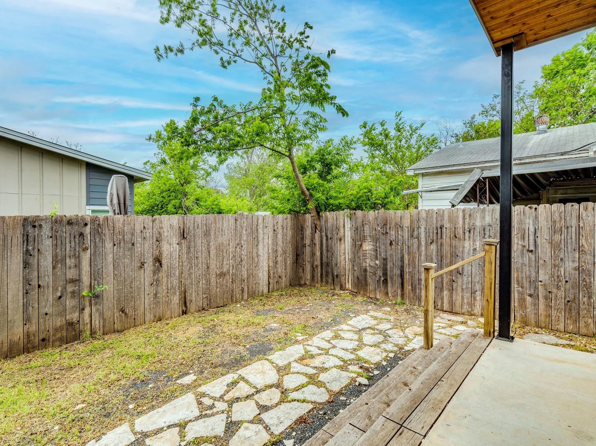 Leslie Ave, Austin, TX 78721
