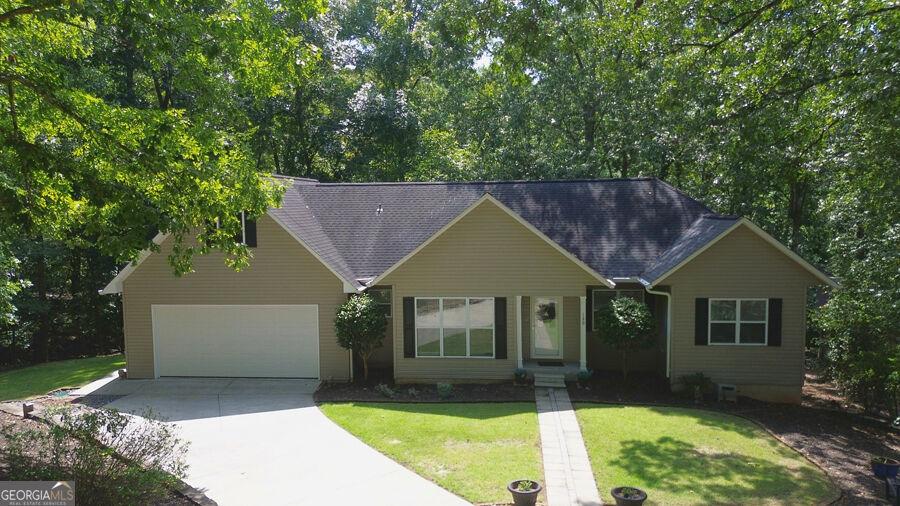 Warpaint Ln, Westminster, SC 29693